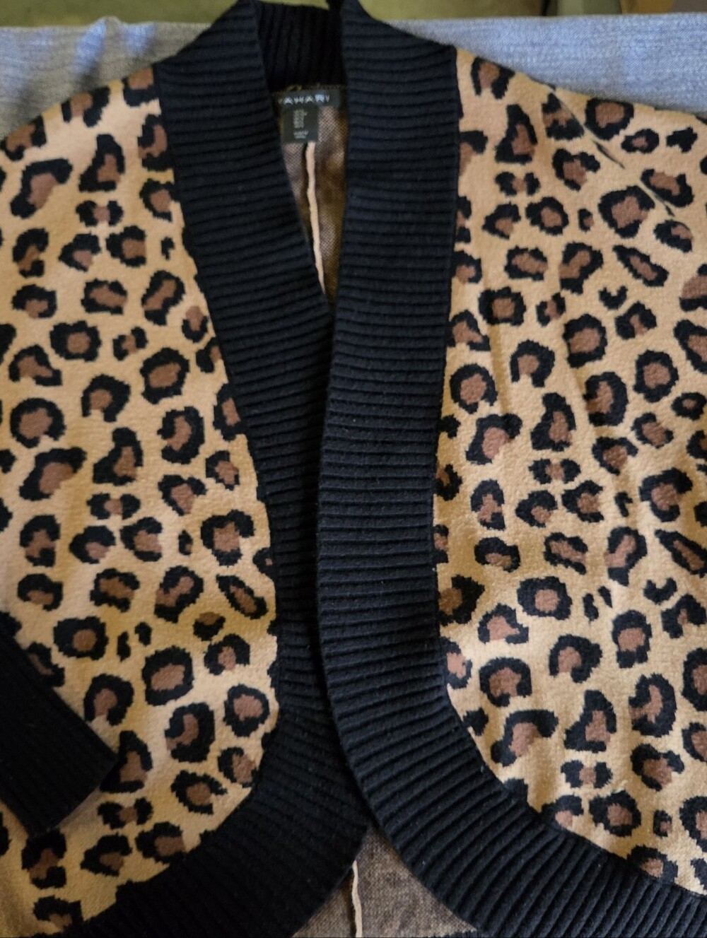 Tahari Leopard Print Cardigan with Black Trim Sz. Sm
